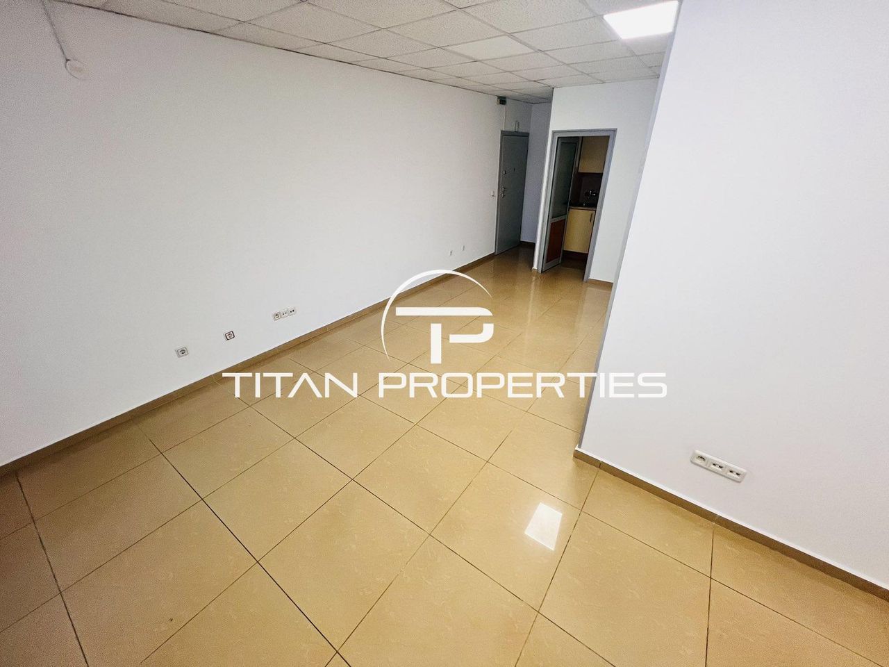 Дава се под наем Магазин в Бургас, Лазур - 116 кв.м за 816 € - Снимка #3
