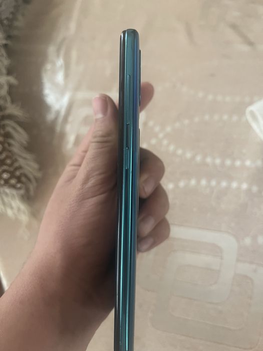 Продаетса телефон срочно Samsung A30s