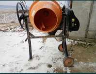 Schelă metalică , betonieră , generator de inchiriat