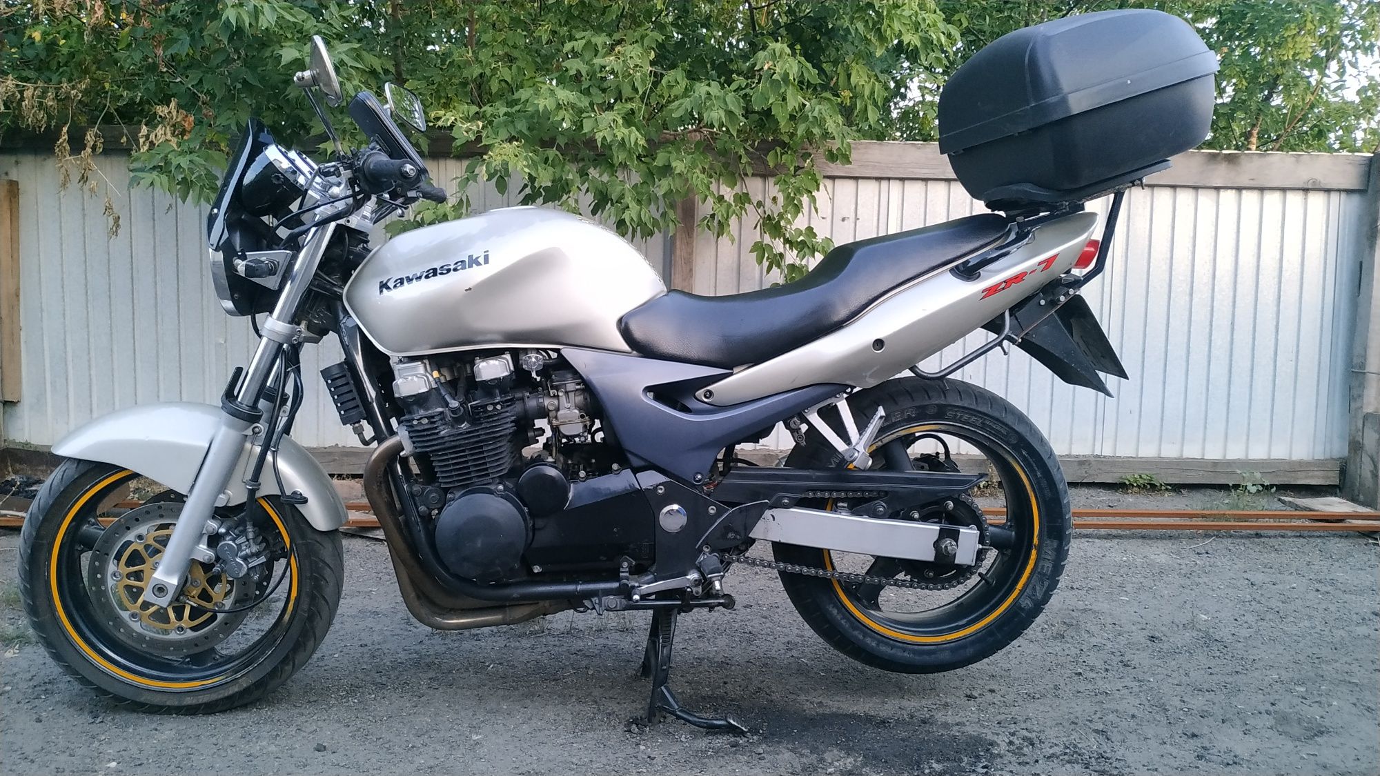 Продам Kawasaki ZR-7