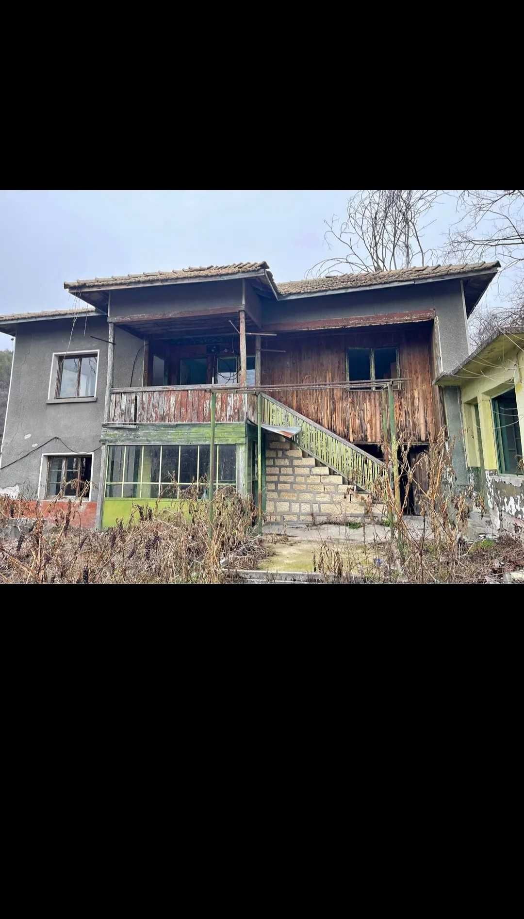 Масивна къща / вила