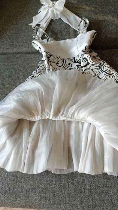 Платье шикарное на девочку