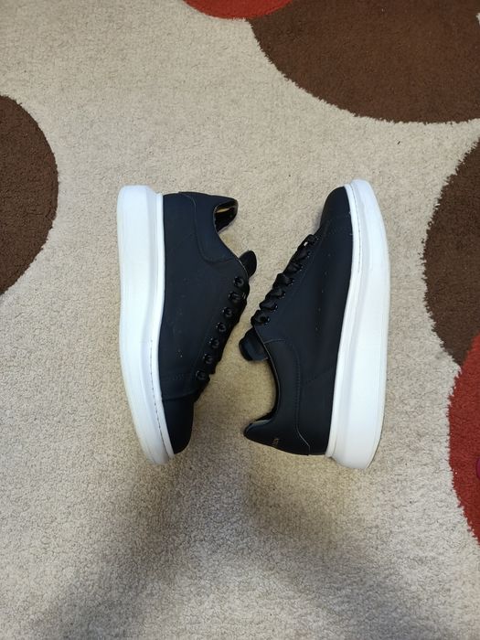 Vând papuci Alexander Mcqueen