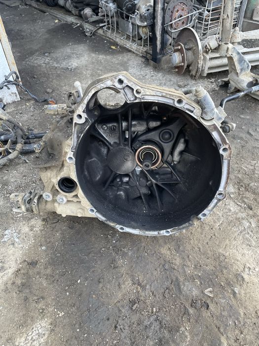 Скоростна кутия за нисан алмера/ nissan almera 2.2 d 2000 г