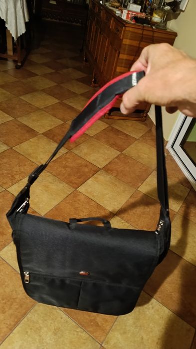 Vând geantă laptop 17 inch WANGER