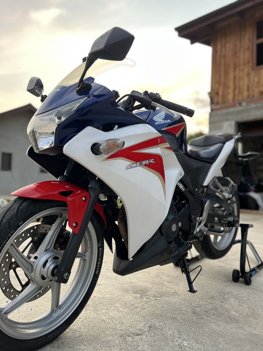 Honda cbr 250r 2011 modelul fara abs