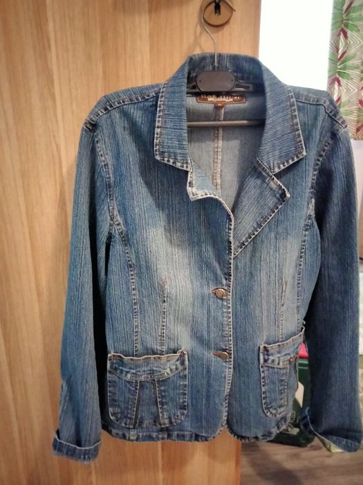 Pantaloni,blugi si geci 40lei noi.