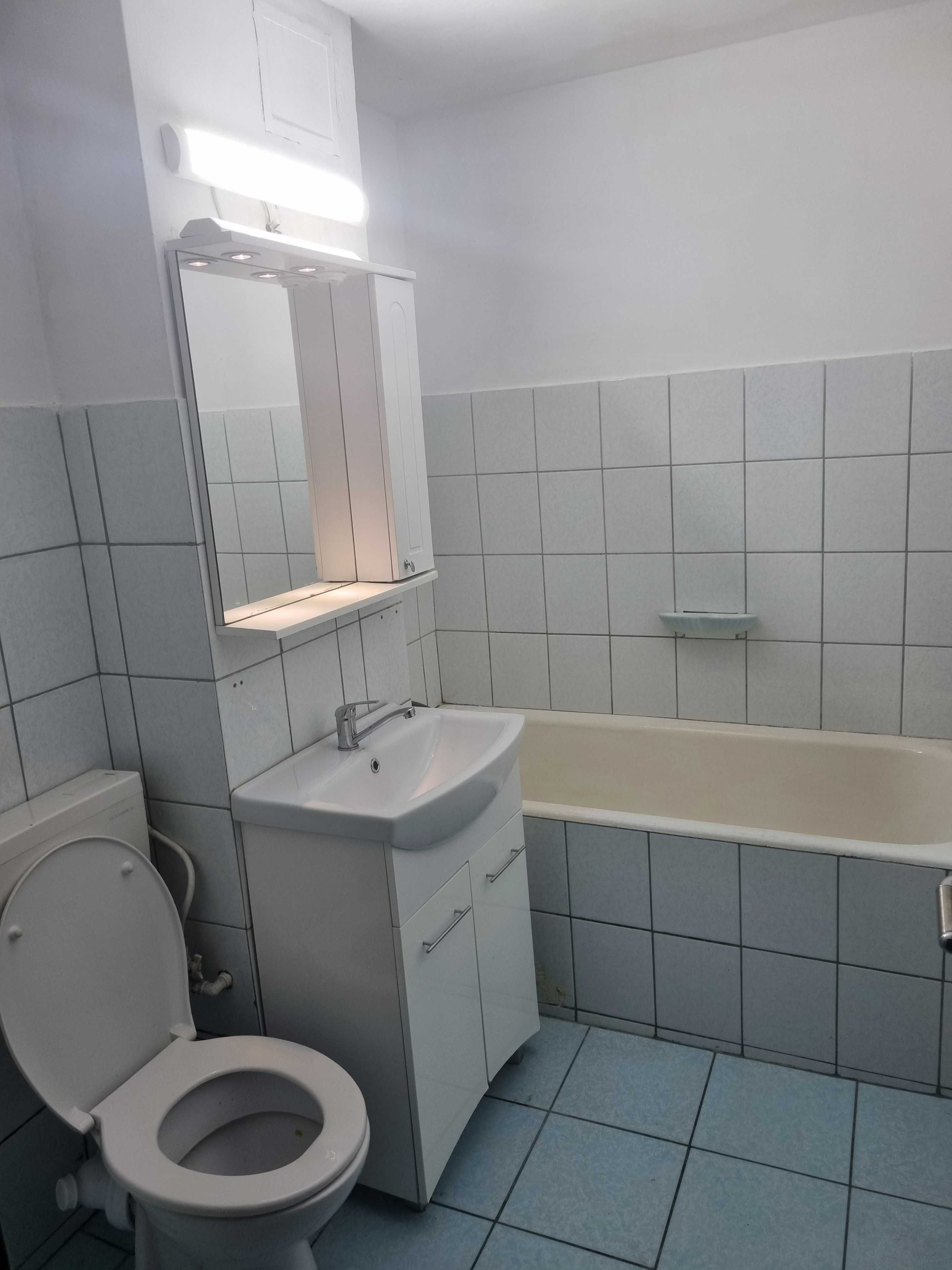 Inchiriez apartament cu 3 camere, municipiul Deva