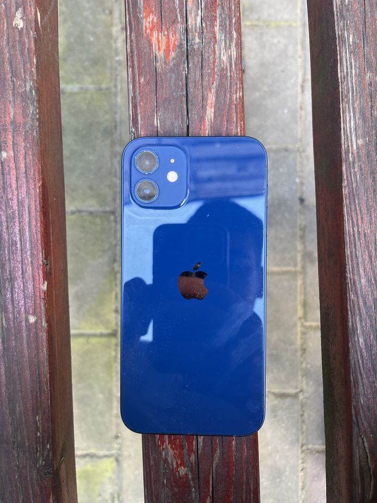 Iphone 12 albastru