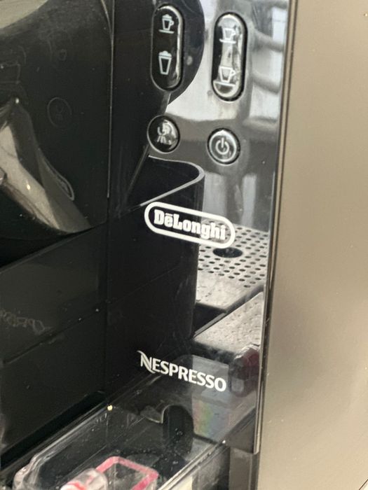 Продается кофе машина delonghi