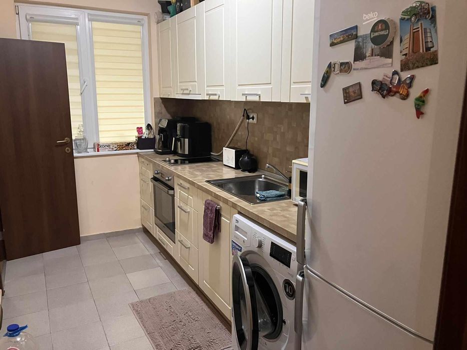 Дава се под наем Тристаен апартамент в Бургас, Възраждане - 120 кв.м за 663 € - Снимка #2