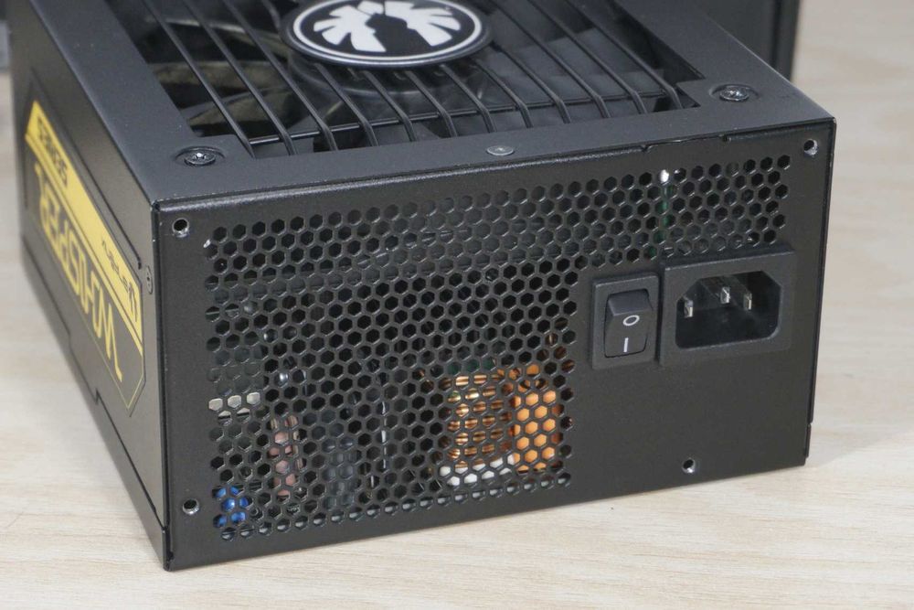 Захранване 650W BitFenix Whisper 650 80+ Gold PSU / Вкл.ДДС