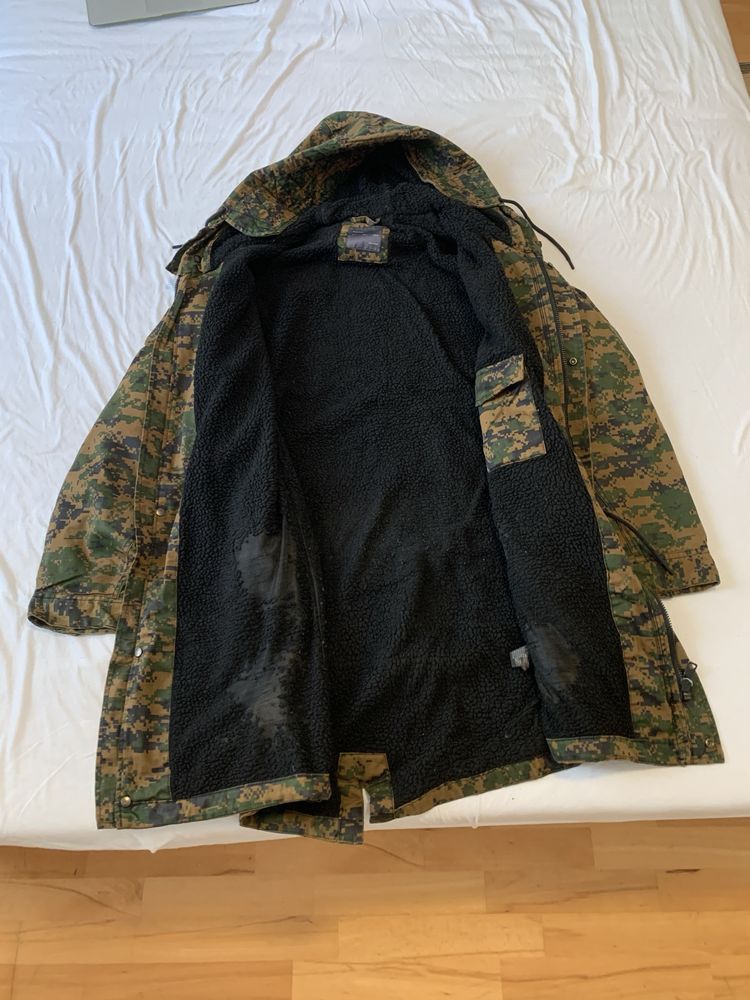 Geacă Zara tip parka cu model camuflaj