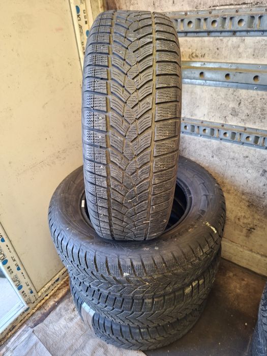 Anvelope iarna Goodyear 235/65 R17