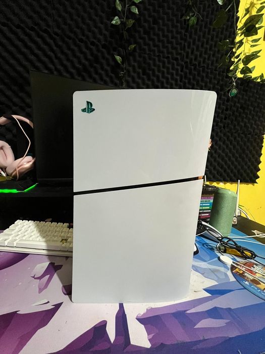 Vând PS 5 slim de 1 t