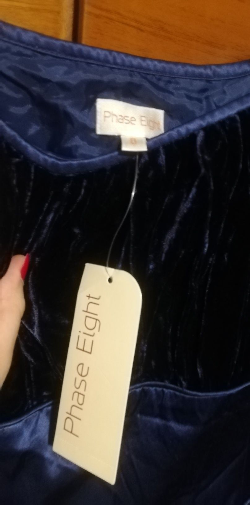 Rochie catifea la genunchi
