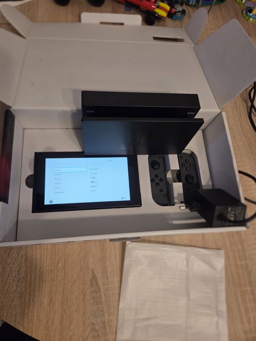 Vând consolă Nintendo Switch