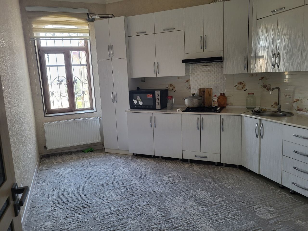 Yunusobod 19 kv 2/6/9  Bankvski uy 3 ta Qizlarga ijaraga beriladi