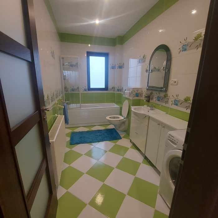 Apartament cu 3 camere decomandat de inchiriat