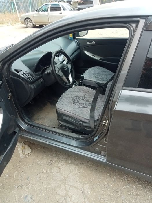 Продам хундай акцент в хорошем састаянии газ бензин 16 обмен не интери