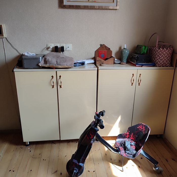 Мебель в прихожую.НЕ Встроенный. В отличном качестве/состоянии. Хороши