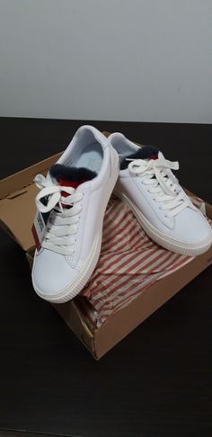 Vand adidasi Tommy Hilfiger
