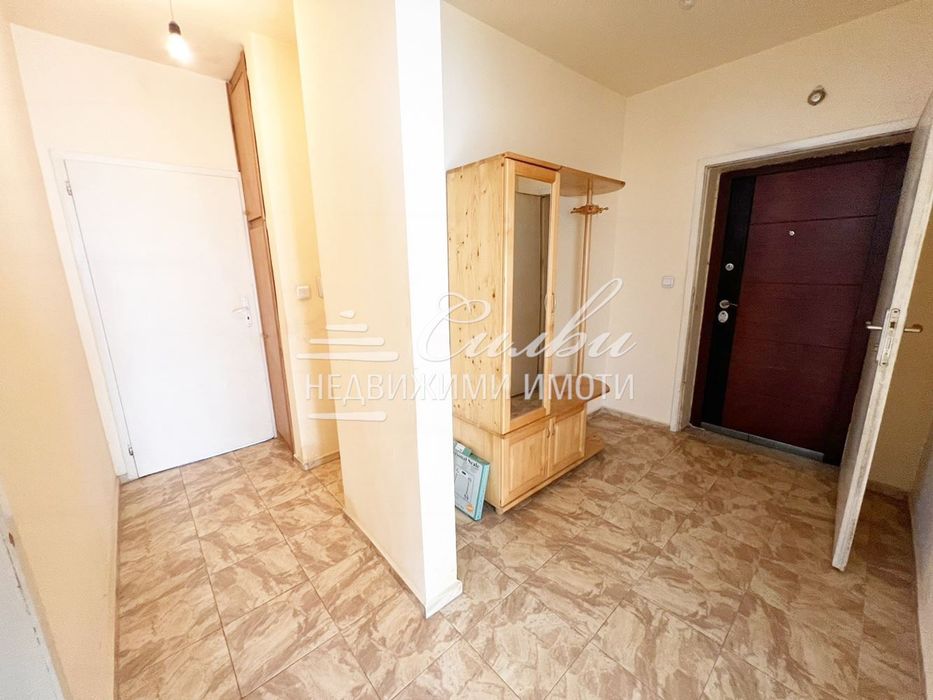 Тристаен ТУХЛЕН апартамент на предпочитан ВТОРИ етаж - до РУМ!