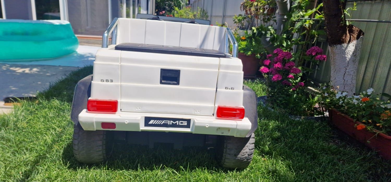 Masinuta electrica pentru copii Mercedes AMG 6X6
