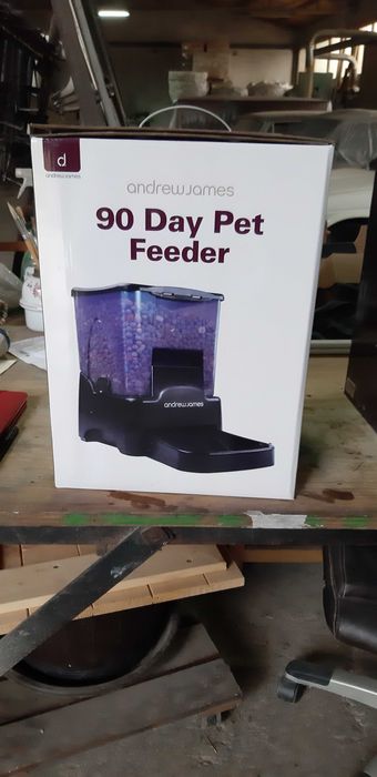 Distribuitoare automate hrana ciini sau pisici