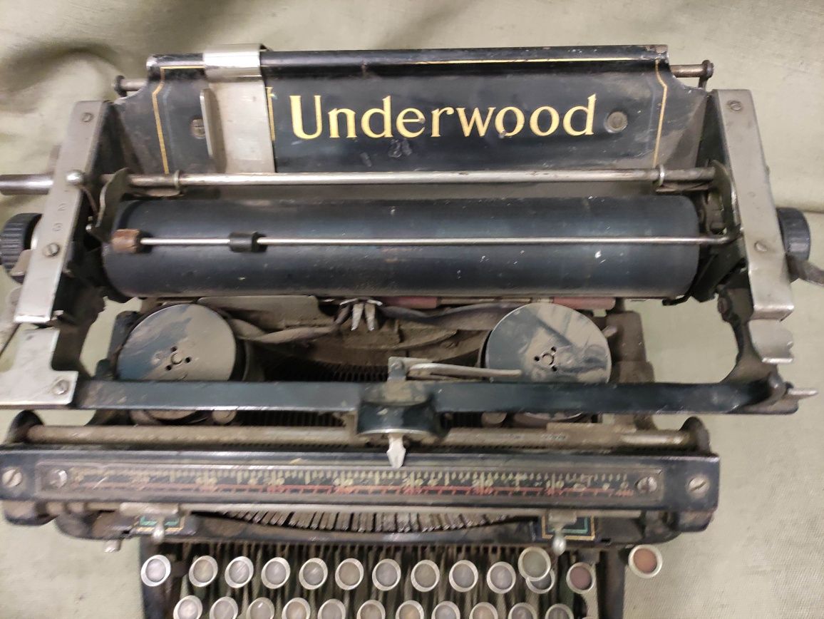 Продавам американска пишеща машина Underwood No. 5