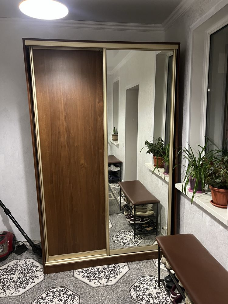продам шкаф в прихожую