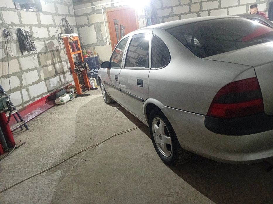 Продам Опель вектра Б в хорошем  состоянии!