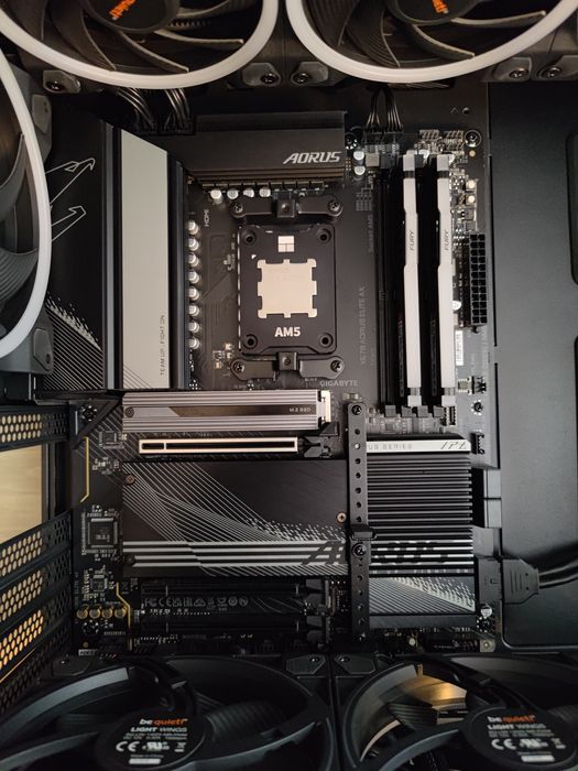 Дънна платка AM5 Gigabyte AORUS ELITE AX X670