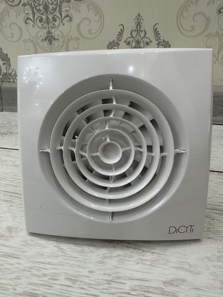 Продам бытовой вентилятор Aura 4C