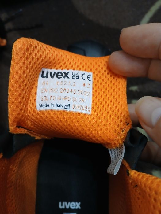 Работни обувки UVEX