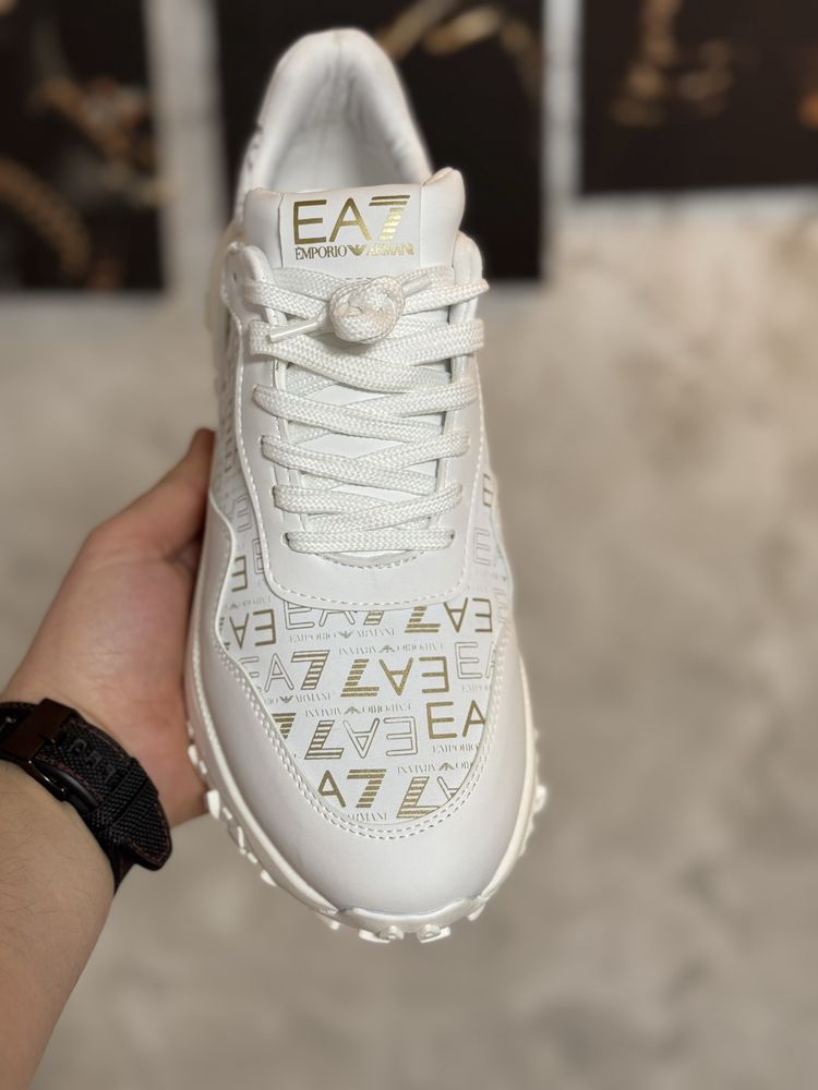 Adidasi Barbati EA7 Armani White & Gold!