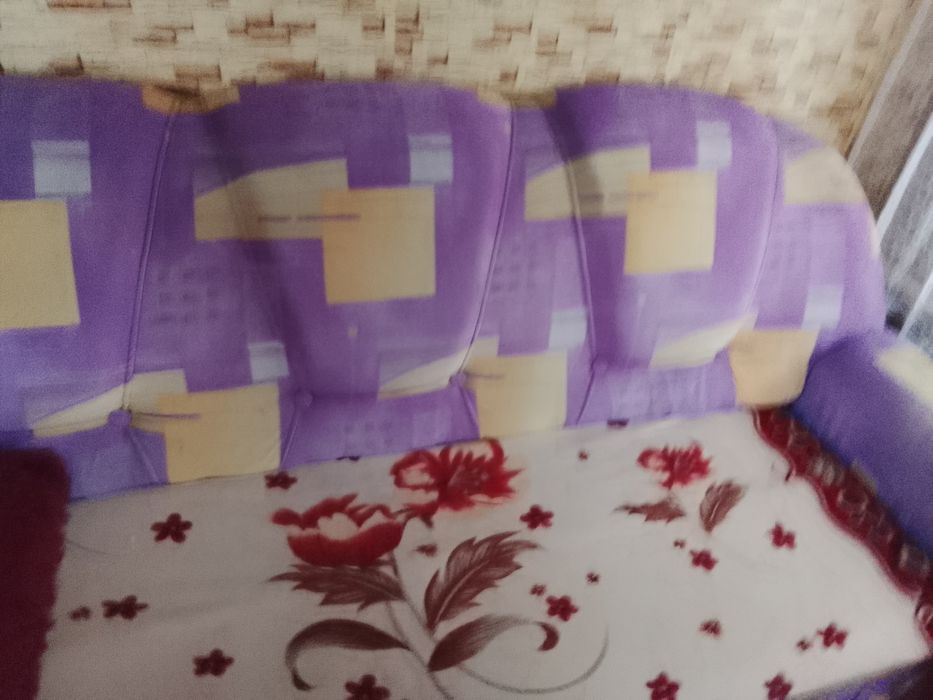 Диван и два кресла в хорошем состоянии