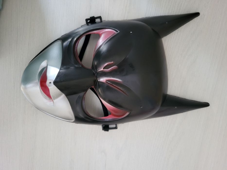 Маска бэтмена новая