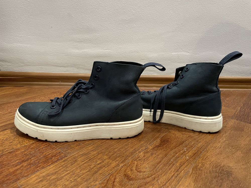 Dr. Martens обувки