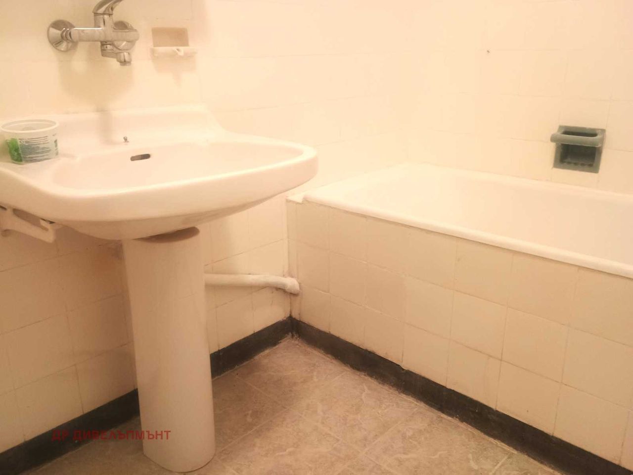 Дава се под наем Офис в София, Център - 150 кв.м за 1019.49 € - Снимка #10