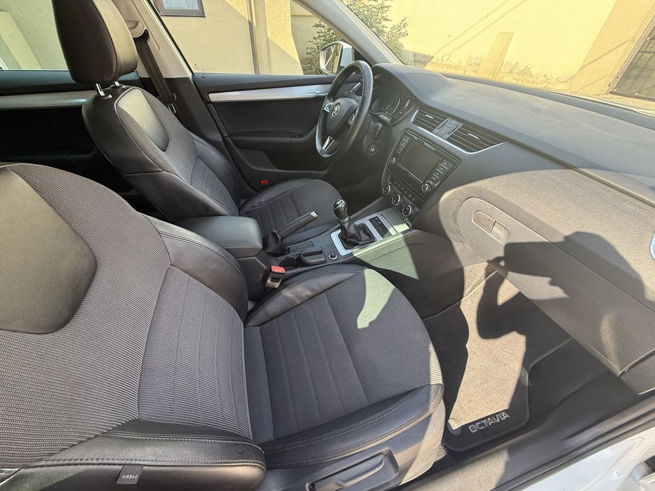 Vand Skoda Octavia 1,6 tdi 110CP, 03-2017euro6,navi,piele,panoramic