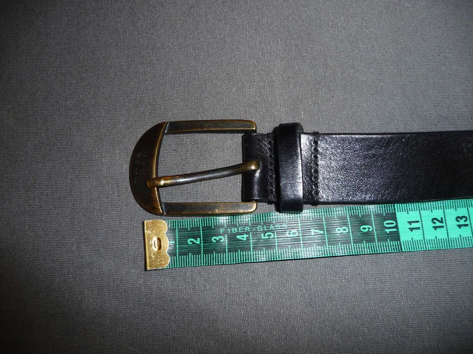 2 бр мъжки колани hugo boss.jack wolfskin