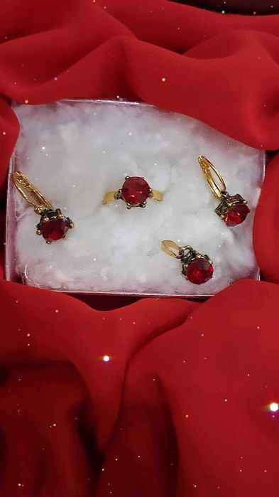 Бижута пръстени и обици