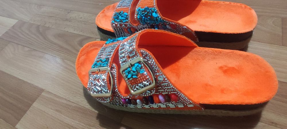 Дамски чехли с камъни