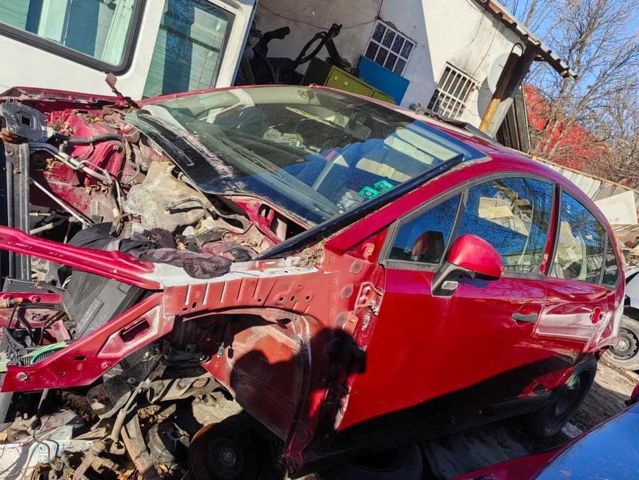 Citroen C4 1.4i на части