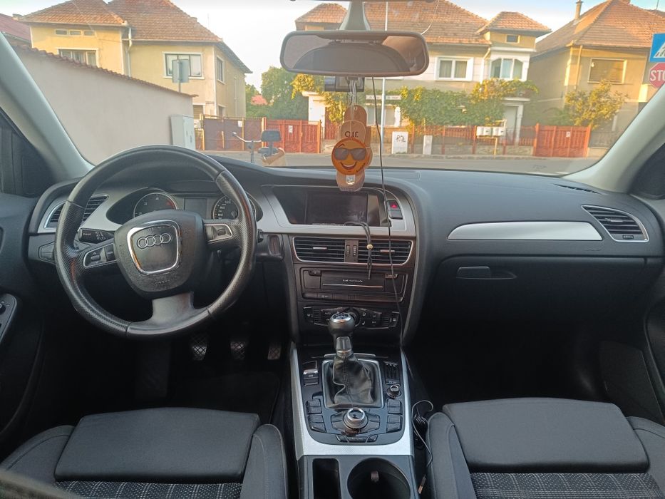 Vând Audi A4 B8 2.0 TDI 2012 143 cp
