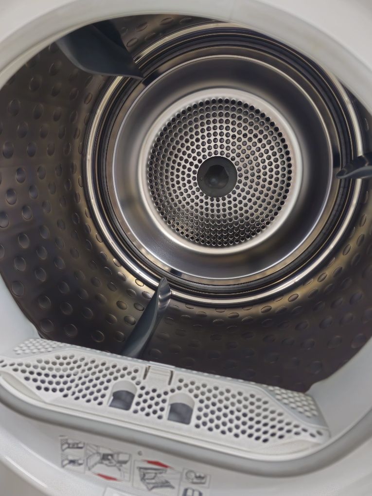 Сушилня AEG Lavatherm AT65385IH3 клас: ААA+++ 8кг 400W с термопомпа +