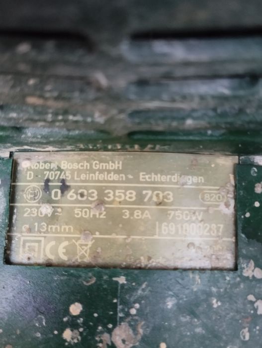 Bormașină cu percuție Bosch cu două mandrine