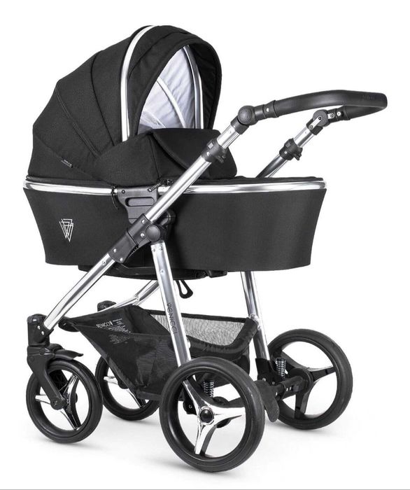 Vand Carucior 3 in 1 Venicci Silver Wild Black folosit de câteva ori.