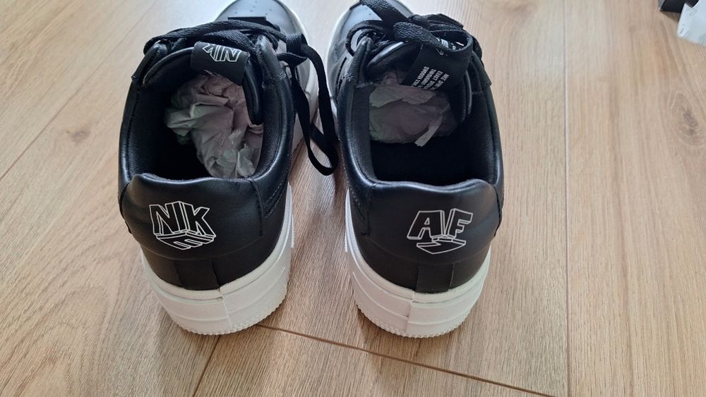 Nike Air Force 1 Pixel